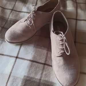 Pale pink Oxford loafers